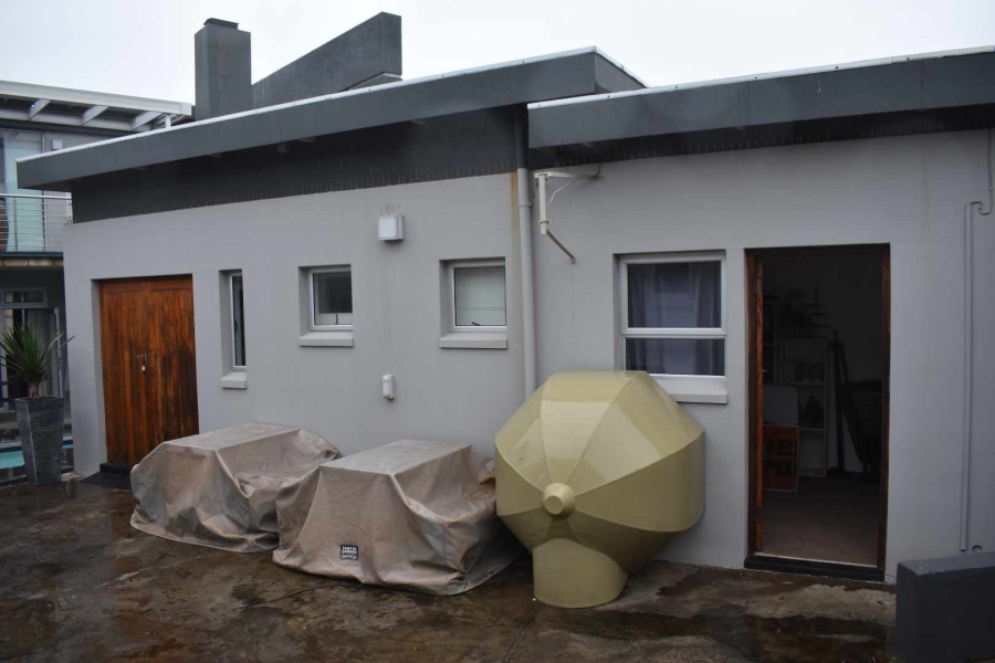 5 Bedroom Property for Sale in Gonubie Eastern Cape